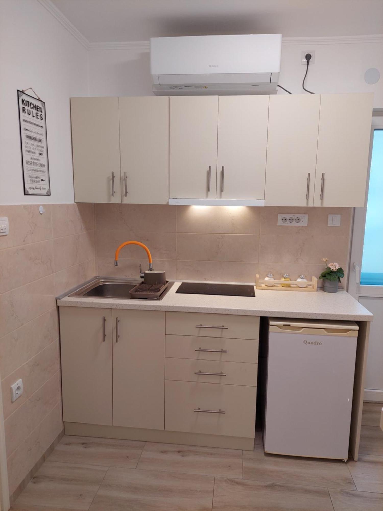 Street Apartment 수보티차 외부 사진